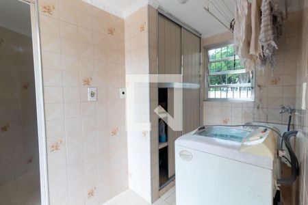 Casa à venda com 370m², 6 quartos e 4 vagas Casa à venda com 370m², 6 quartos e 4 vagasLavanderia