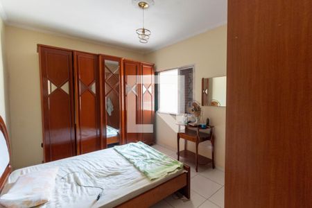 Casa à venda com 370m², 6 quartos e 4 vagas Casa à venda com 370m², 6 quartos e 4 vagasQuarto 2