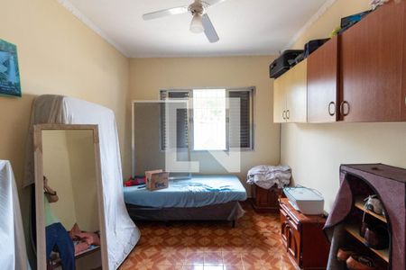 Casa à venda com 370m², 6 quartos e 4 vagas Casa à venda com 370m², 6 quartos e 4 vagasQuarto 1