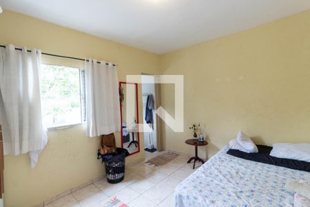 Casa à venda com 370m², 6 quartos e 4 vagas Casa à venda com 370m², 6 quartos e 4 vagasQuarto Suíte