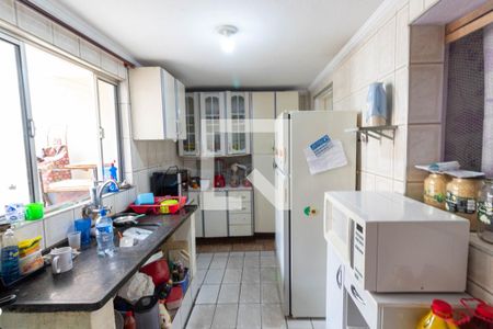 Casa à venda com 370m², 6 quartos e 4 vagas Casa à venda com 370m², 6 quartos e 4 vagasCozinha 3