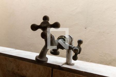 Casa à venda com 370m², 6 quartos e 4 vagas Casa à venda com 370m², 6 quartos e 4 vagasLavanderia (Torneira)