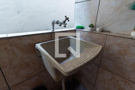 Casa à venda com 370m², 6 quartos e 4 vagas Casa à venda com 370m², 6 quartos e 4 vagasLavanderia 2