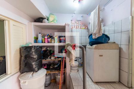 Casa à venda com 370m², 6 quartos e 4 vagas Casa à venda com 370m², 6 quartos e 4 vagasLavanderia 4