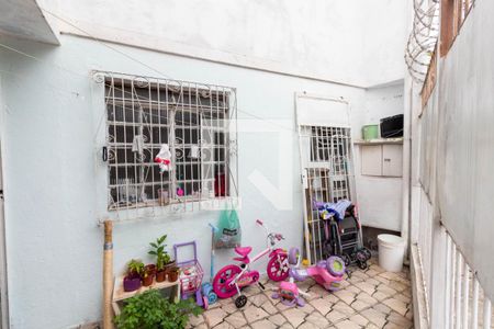 Casa à venda com 370m², 6 quartos e 4 vagas Casa à venda com 370m², 6 quartos e 4 vagasQuintal