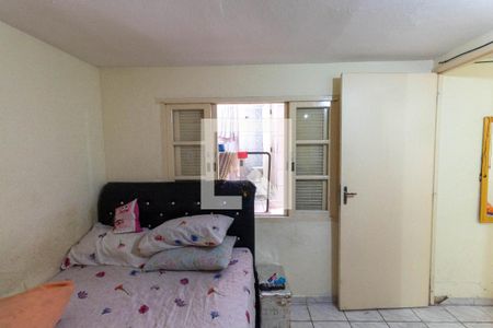 Casa à venda com 370m², 6 quartos e 4 vagas Casa à venda com 370m², 6 quartos e 4 vagasQuarto 5