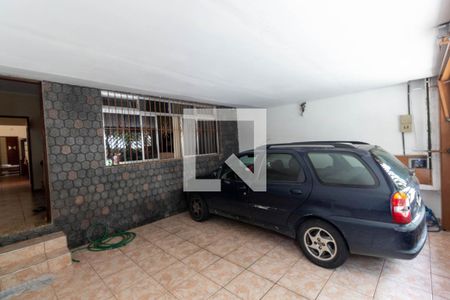 Casa à venda com 370m², 6 quartos e 4 vagas Casa à venda com 370m², 6 quartos e 4 vagasGaragem