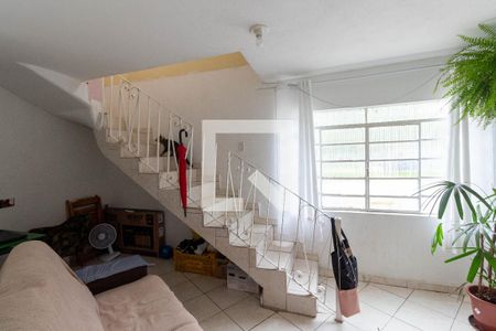 Casa à venda com 370m², 6 quartos e 4 vagas Casa à venda com 370m², 6 quartos e 4 vagasSala 2