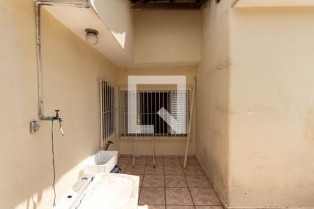 Casa à venda com 370m², 6 quartos e 4 vagas Casa à venda com 370m², 6 quartos e 4 vagasVaranda