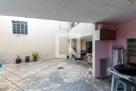 Casa à venda com 370m², 6 quartos e 4 vagas Casa à venda com 370m², 6 quartos e 4 vagasGaragem