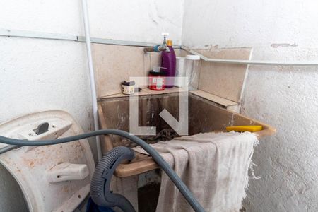 Casa à venda com 370m², 6 quartos e 4 vagas Casa à venda com 370m², 6 quartos e 4 vagasLavanderia 3