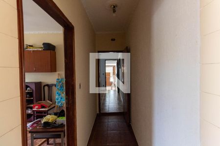 Casa à venda com 370m², 6 quartos e 4 vagas Casa à venda com 370m², 6 quartos e 4 vagasCorredor