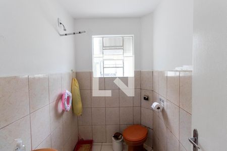 Casa à venda com 370m², 6 quartos e 4 vagas Casa à venda com 370m², 6 quartos e 4 vagasBanheiro 4