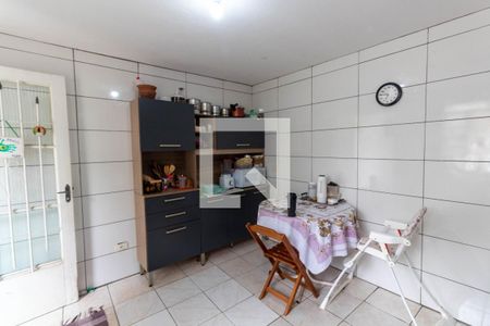 Casa à venda com 370m², 6 quartos e 4 vagas Casa à venda com 370m², 6 quartos e 4 vagasCozinha 2