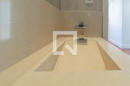 Apartamento à venda com 68m², 2 quartos e 1 vagaPia de mármore/Torneira Inox Banheiro Social