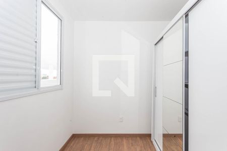 Quarto 2 de apartamento para alugar com 2 quartos, 44m² em Jardim Maria Estela, São Paulo