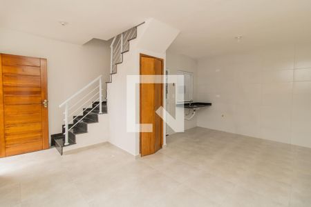 Sala de casa de condomínio para alugar com 2 quartos, 70m² em Vila Rio Branco, São Paulo