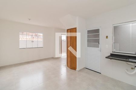 Sala de casa de condomínio para alugar com 2 quartos, 70m² em Vila Rio Branco, São Paulo