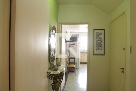 Hall de casa para alugar com 3 quartos, 180m² em Chácara Inglesa, São Paulo