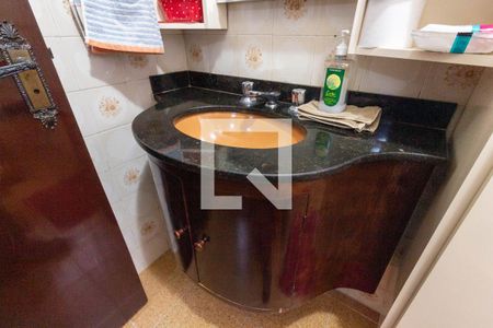 Casa à venda com 317m², 4 quartos e 4 vagasBanheiro da Suíte 1