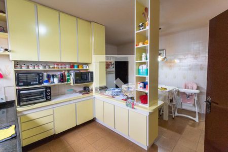 Casa à venda com 317m², 4 quartos e 4 vagasCozinha