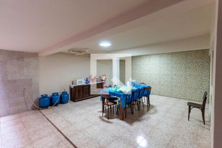 Casa à venda com 317m², 4 quartos e 4 vagasSalão de Festas