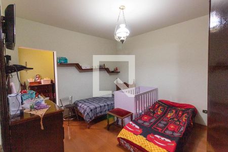 Casa à venda com 317m², 4 quartos e 4 vagasQuarto Suíte 1