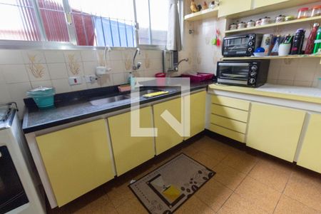 Casa à venda com 317m², 4 quartos e 4 vagasCozinha - Armários