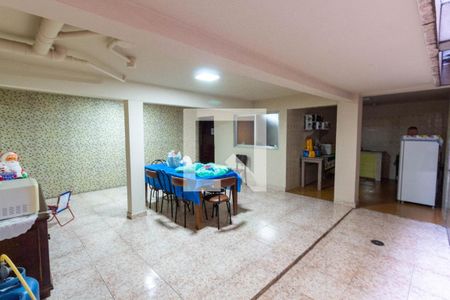 Casa à venda com 317m², 4 quartos e 4 vagasSalão de Festas