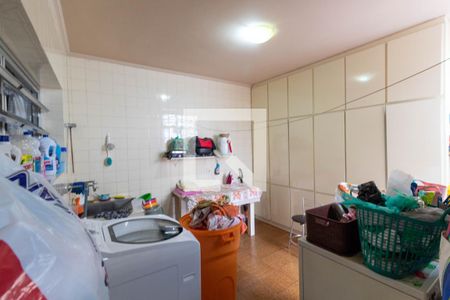 Casa à venda com 317m², 4 quartos e 4 vagasLavanderia