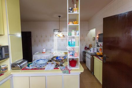 Casa à venda com 317m², 4 quartos e 4 vagasCozinha