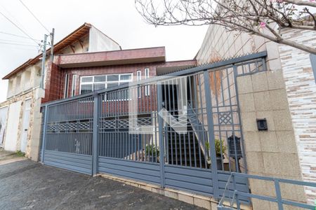 Casa à venda com 317m², 4 quartos e 4 vagasFachada