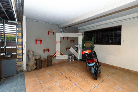 Garagem de casa à venda com 3 quartos, 240m² em Jardim Aricanduva, São Paulo