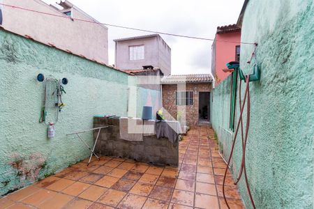 Casa à venda com 102m², 2 quartos e 1 vagaÁrea de Serviço