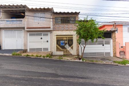 Casa à venda com 102m², 2 quartos e 1 vagaFachada