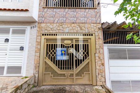 Casa à venda com 102m², 2 quartos e 1 vagaFachada