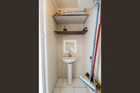 Apartamento para alugar com 72m², 2 quartos e 1 vaga Apartamento para alugar com 72m², 2 quartos e 1 vagaBanheiro de serviço