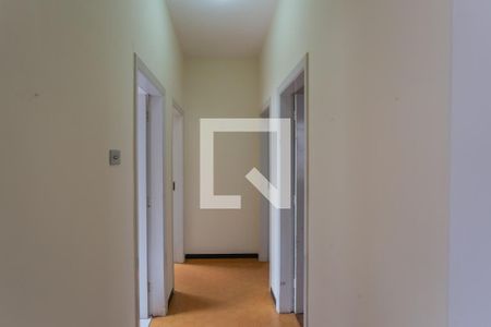 Casa à venda com 250m², 3 quartos e 3 vagasCorredor