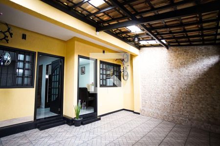 Garagem de casa à venda com 3 quartos, 120m² em Itatiaia, Belo Horizonte