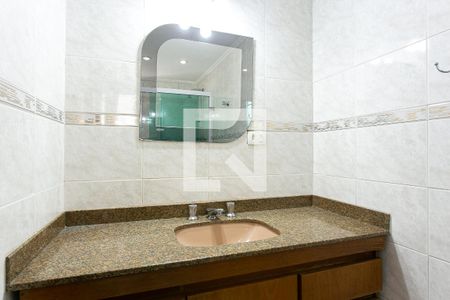 Apartamento à venda com 133m², 3 quartos e 2 vagas Apartamento à venda com 133m², 3 quartos e 2 vagasBanheiro da Suíte