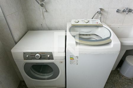 Apartamento à venda com 133m², 3 quartos e 2 vagas Apartamento à venda com 133m², 3 quartos e 2 vagasÁrea de Serviço - Máquina de Lavar e Secar