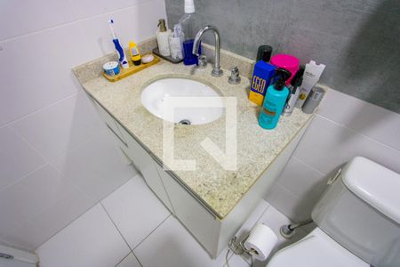 Apartamento à venda com 61m², 2 quartos e 1 vaga Apartamento à venda com 61m², 2 quartos e 1 vagaBanheiro social