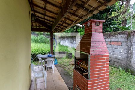 Casa à venda com 1200m², 4 quartos e 5 vagas Casa à venda com 1200m², 4 quartos e 5 vagasVaranda