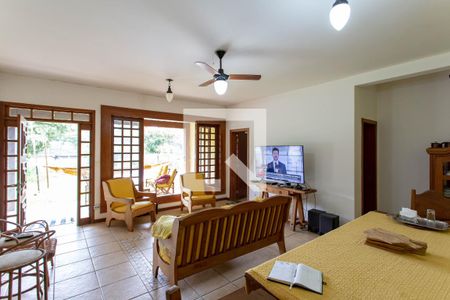 Sala de casa à venda com 4 quartos, 1200m² em Pampulha, Belo Horizonte