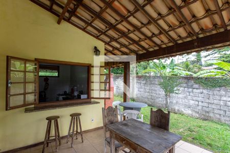 Casa à venda com 1200m², 4 quartos e 5 vagas Casa à venda com 1200m², 4 quartos e 5 vagasVaranda