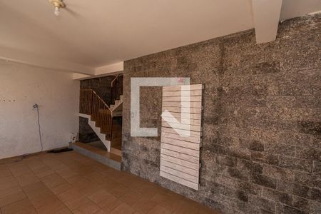Sala de TV  de casa à venda com 4 quartos, 282m² em Vila Industrial, Campinas