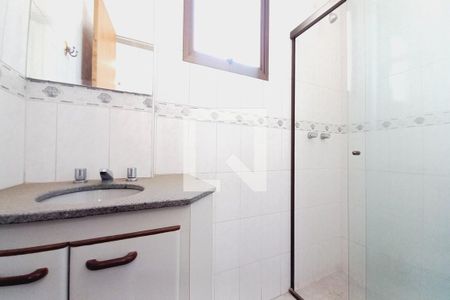 Banheiro de apartamento à venda com 2 quartos, 58m² em Cambuí, Campinas