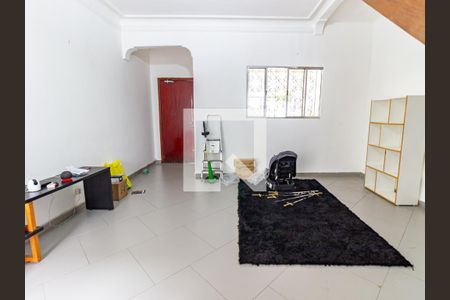 Casa à venda com 160m², 2 quartos e 1 vaga Casa à venda com 160m², 2 quartos e 1 vagaSala