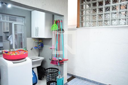 Casa de condomínio à venda com 112m², 2 quartos e 1 vagaQuintal