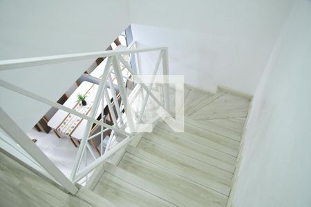 Casa de condomínio à venda com 112m², 2 quartos e 1 vagaEscadas